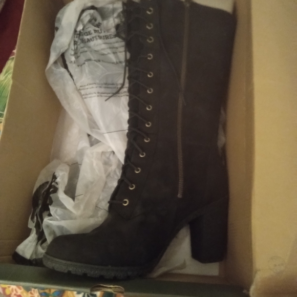 NIB TIMBERLAND HIGH LACE UP LEATHER/SUEDE BOOTS - Picture 2 of 7